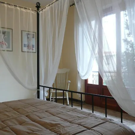 Certe Notti Couette-café Pise